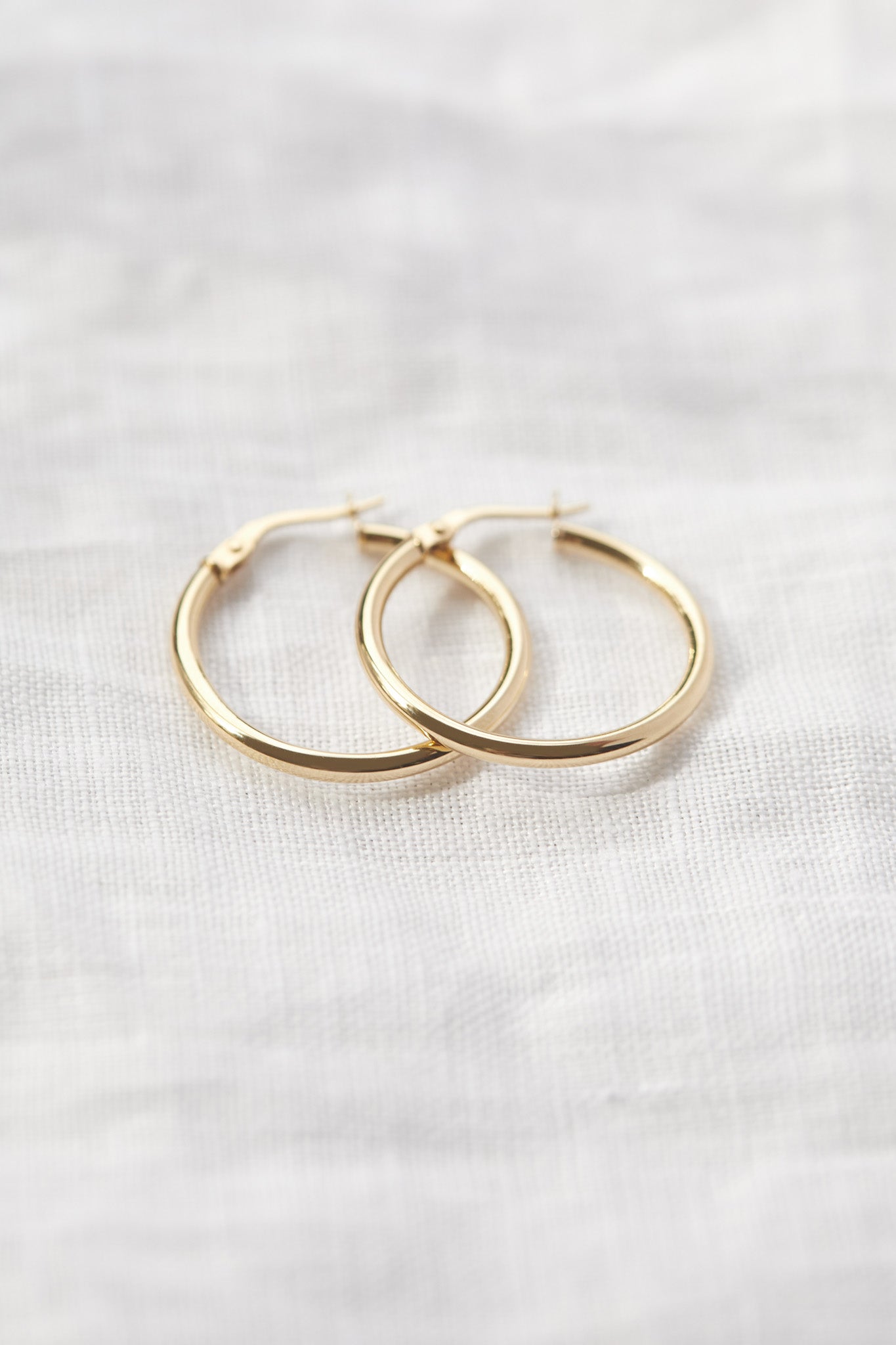 9ct Gold 20mm Hoops in Yellow Gold