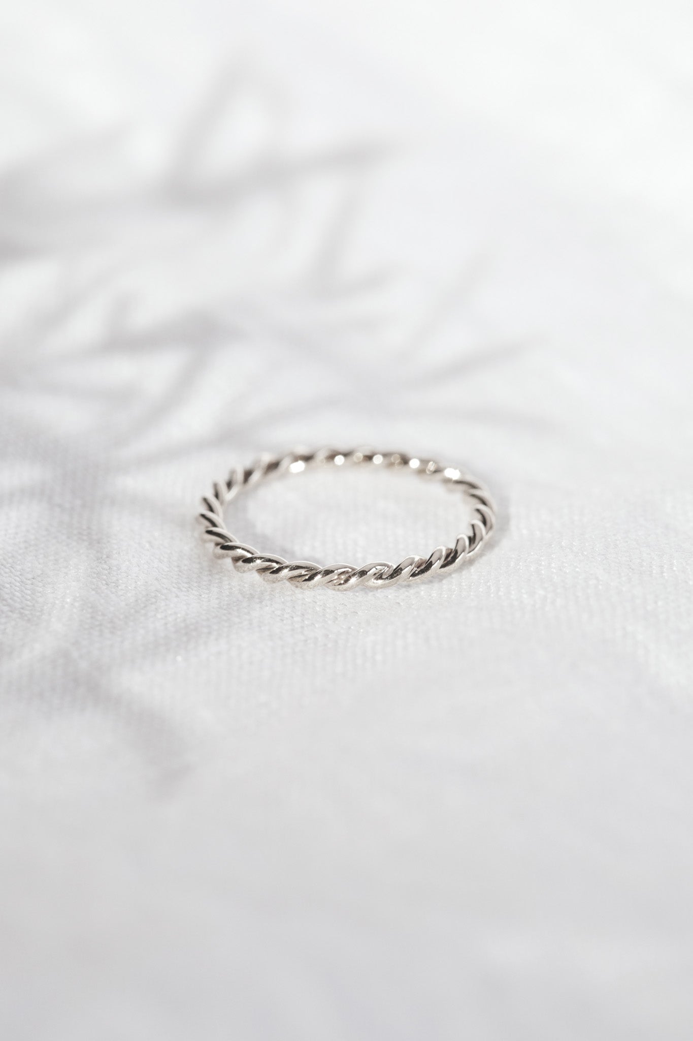 Willow Ring in 9ct White Gold