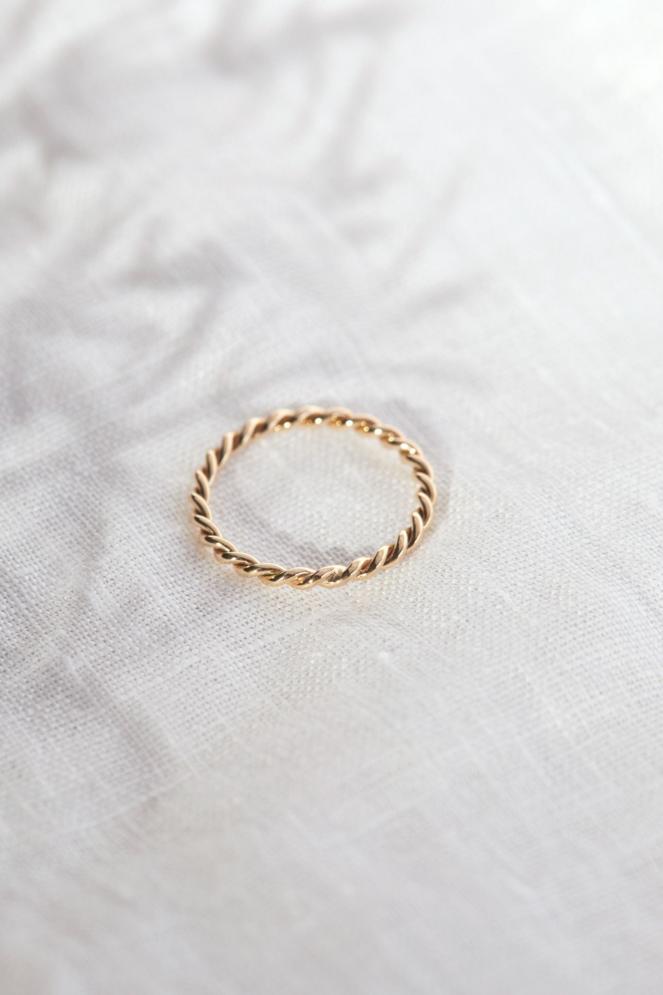 Willow Ring in 9ct Yellow Gold
